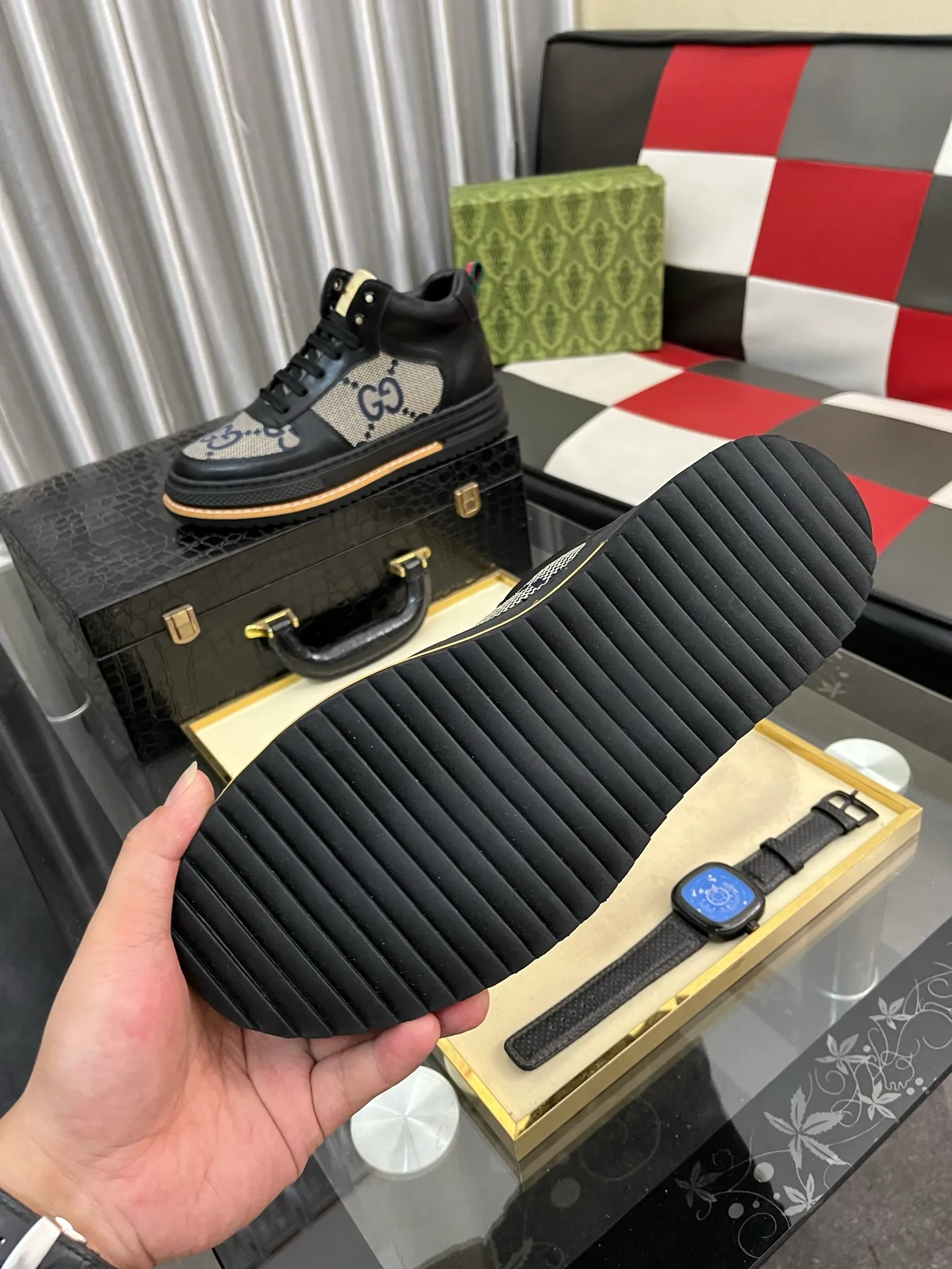 Men's shoes💰: 420⌚️⌚️[GUCCI sheepskin lining] Men's classic Gucci high-top casual shoes, original quality💯The upper is made of imported Italian cowhide and sheepskin lining, with fine workmanship and high-end atmosphere. Has a fashionable and exemplary look. Original rubber wear-resistant outsole. Code number: 38-44